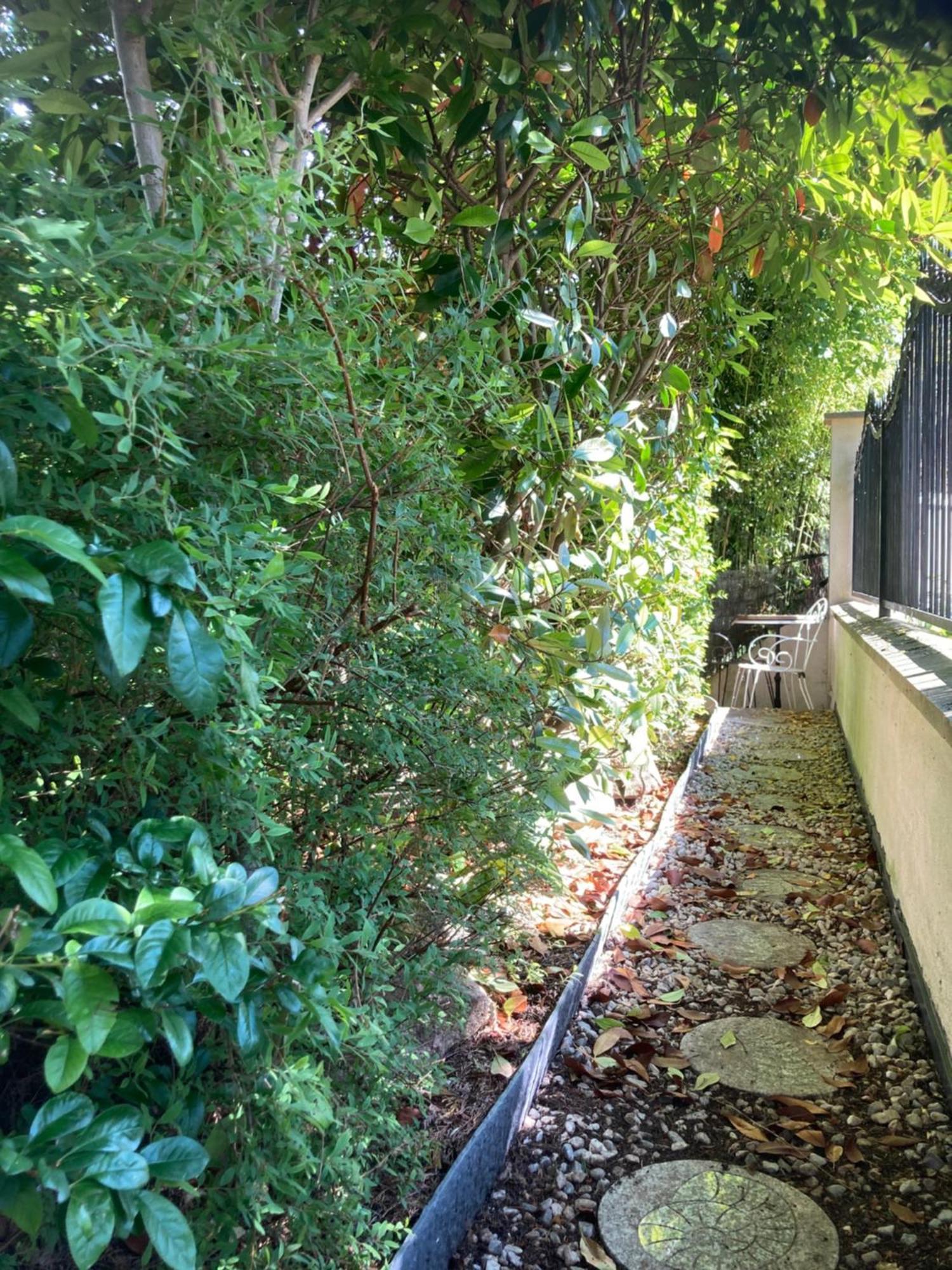 Sejour A La Chataigneraie Rueil-Malmaison Luaran gambar